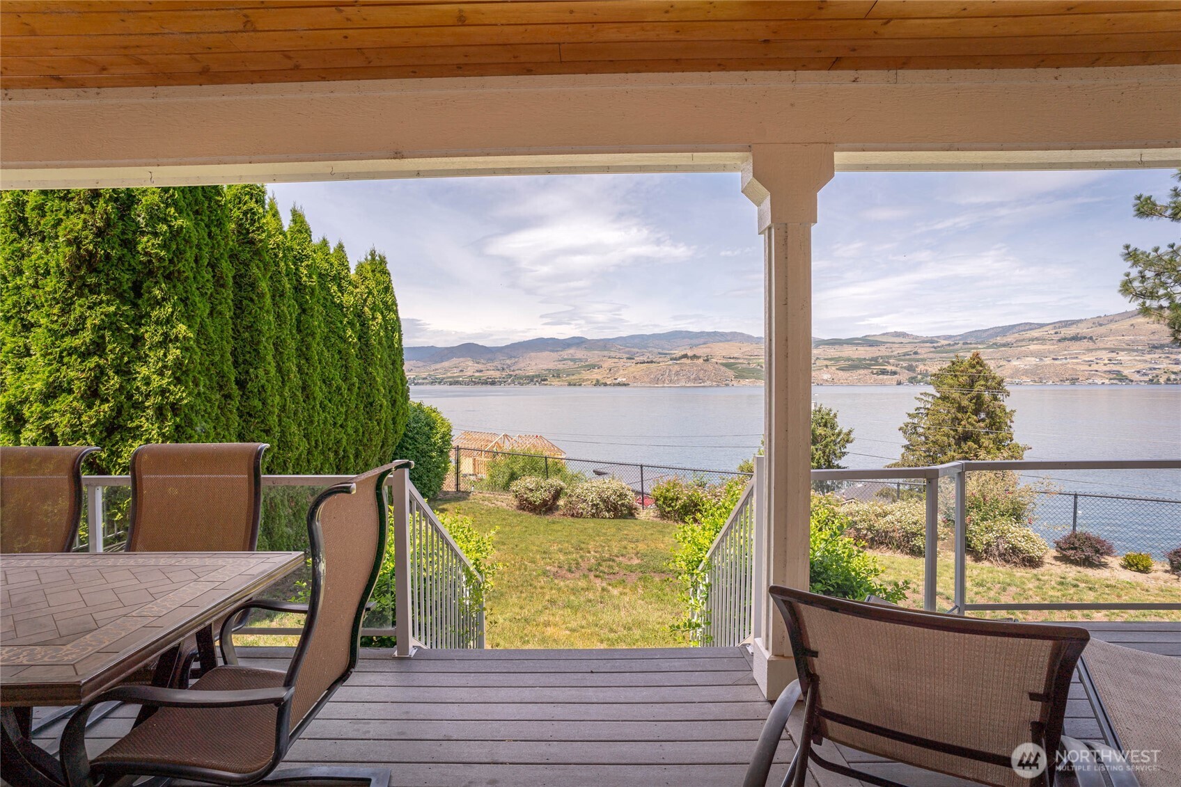 915 South Lakeshore Road Chelan, WA 98816 - Photo 16 of 40