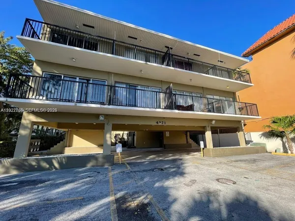 $1,950 | 4271 Northwest 11th Street, Unit 1, Miami, FL 33126