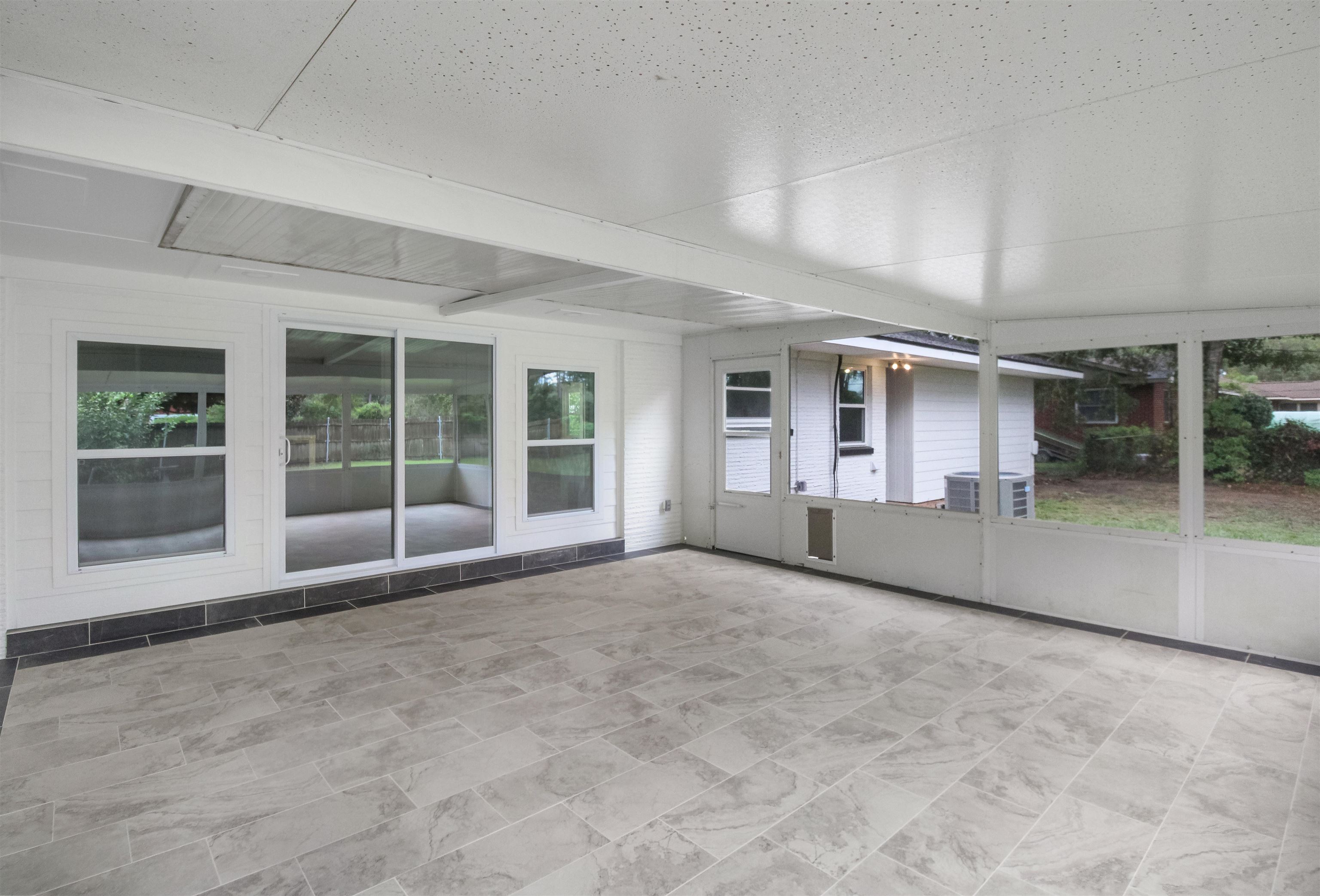 419 West Myrtle Avenue Foley, AL 36535 - Photo 16 of 17 Sun Room
