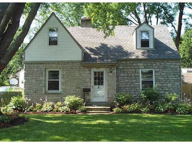 2221 Ridgeview Road Upper Arlington, OH 43221 - Photo 1 of 1