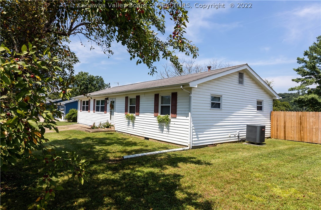 2022 Mount Vernon Road Hurricane, WV 25526 - Photo 2 of 34 Gallery Image 2