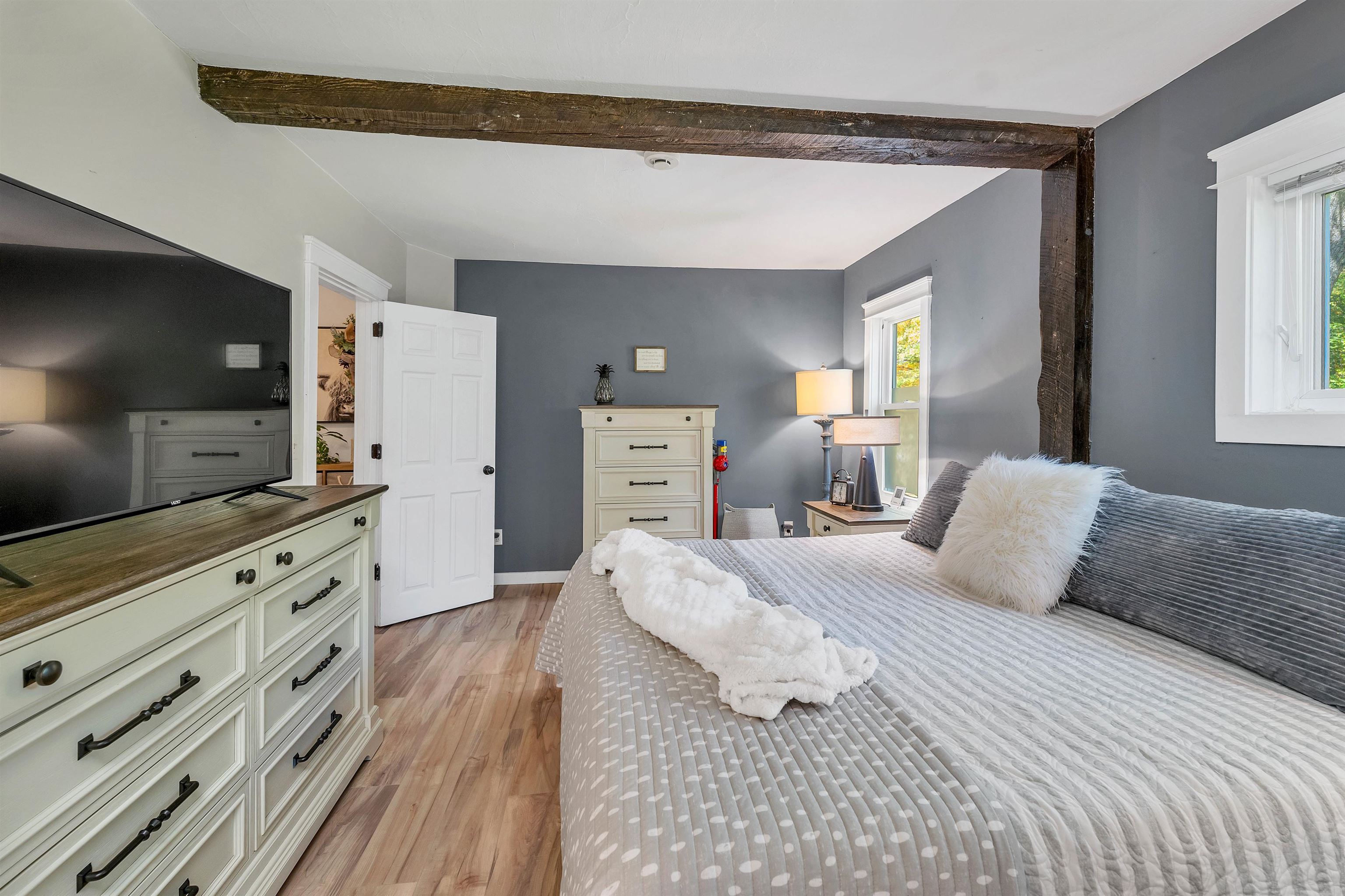 2 Farmhouse Lane, Unit 7 Wolfeboro, NH 03894 - Photo 17 of 60