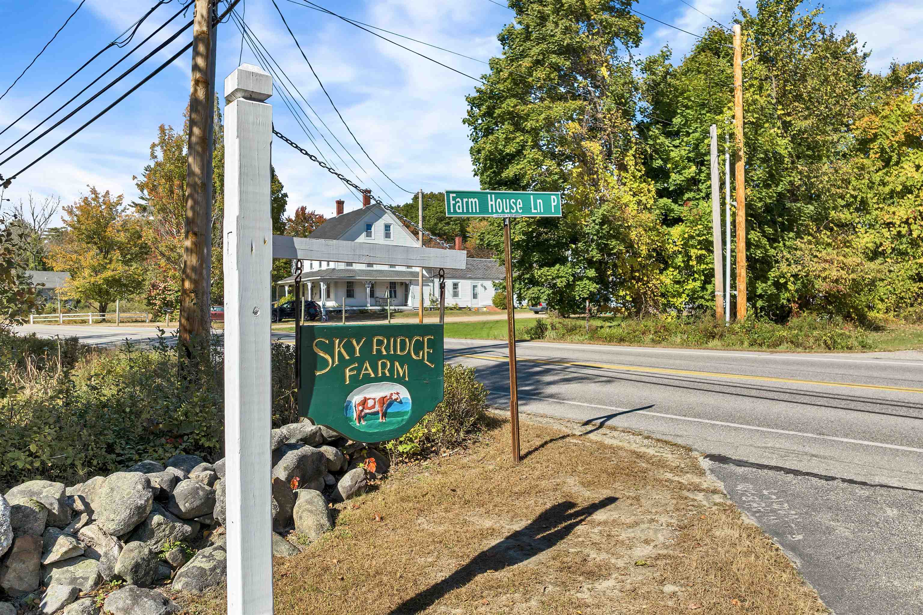 2 Farmhouse Lane, Unit 7 Wolfeboro, NH 03894 - Photo 2 of 60