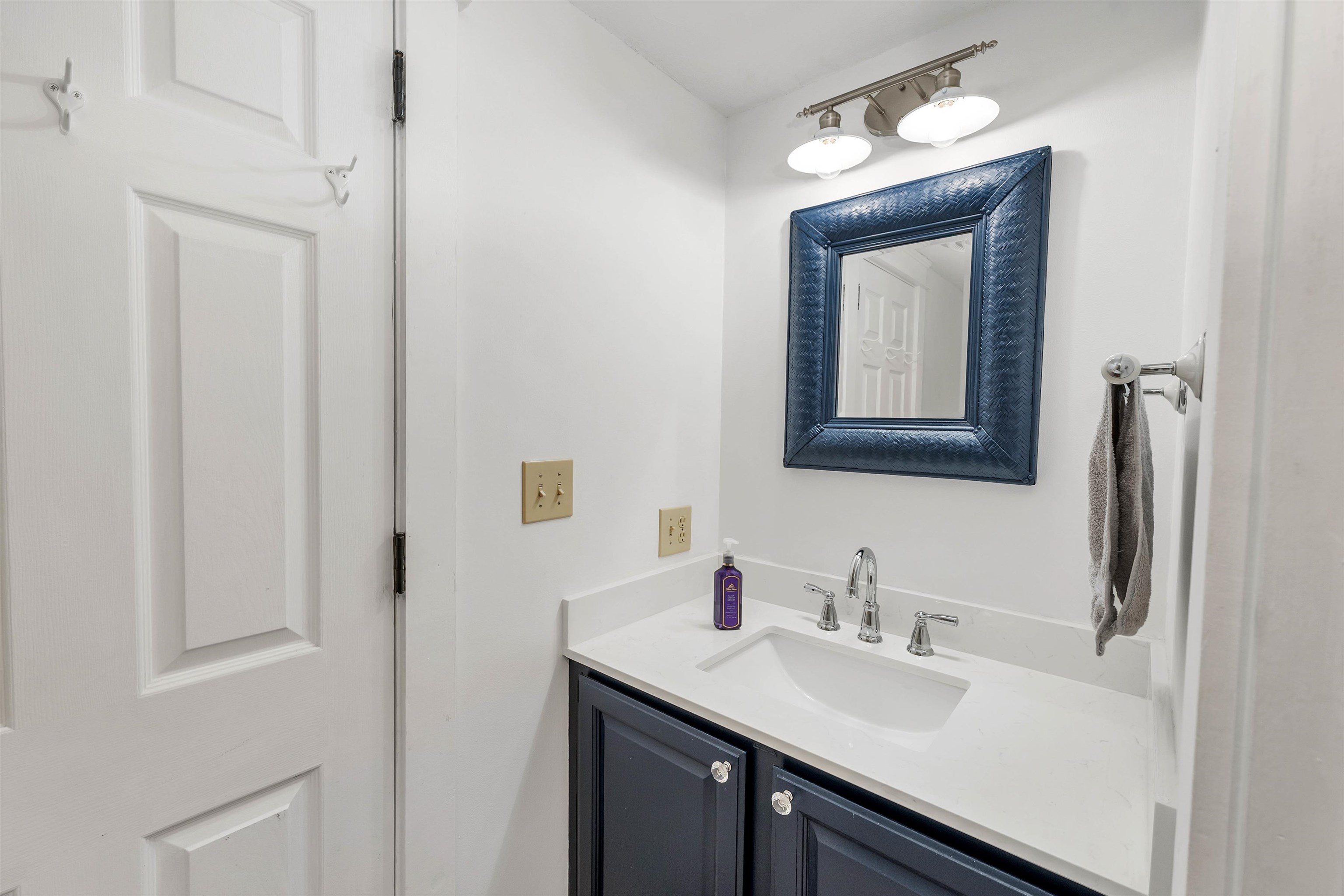 2 Farmhouse Lane, Unit 7 Wolfeboro, NH 03894 - Photo 33 of 60