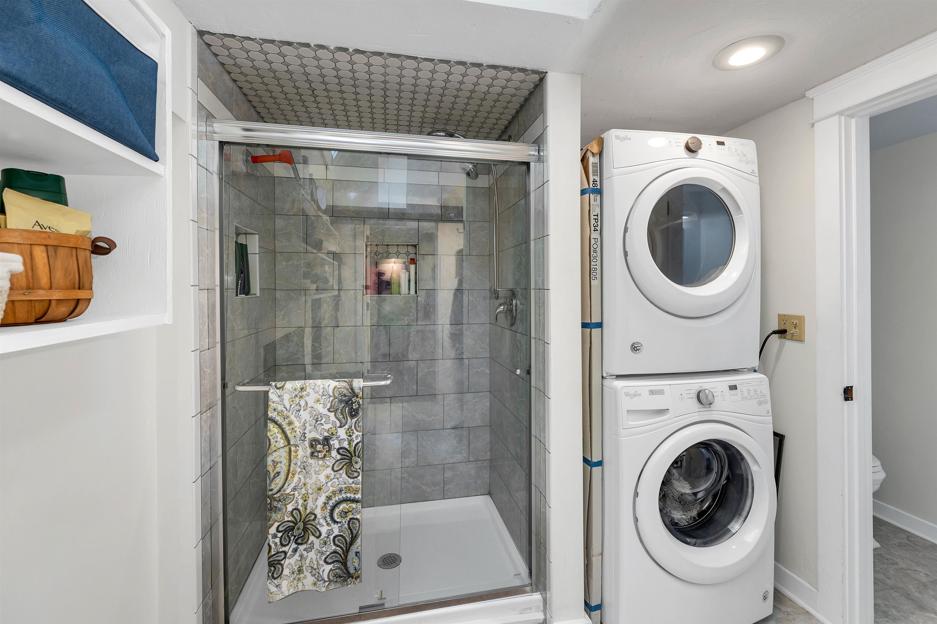 2 Farmhouse Lane, Unit 7 Wolfeboro, NH 03894 - Photo 34 of 60