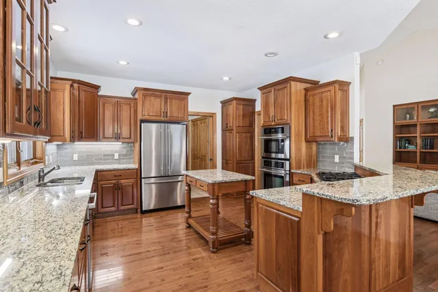 $999,000 | 7455 Fern Court, Loretto, MN 55357