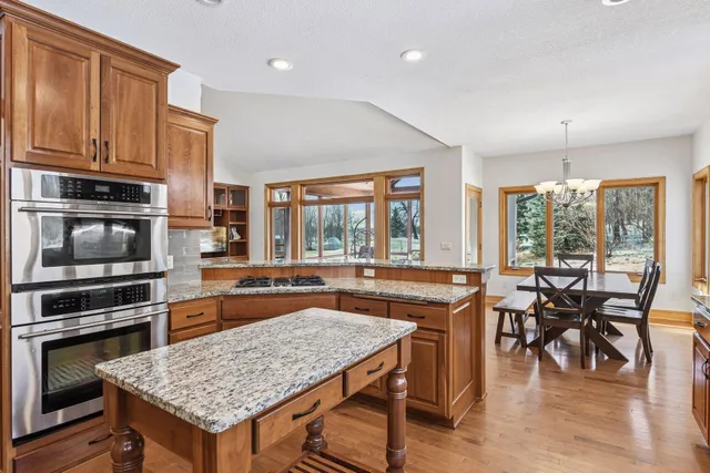 $999,000 | 7455 Fern Court, Loretto, MN 55357