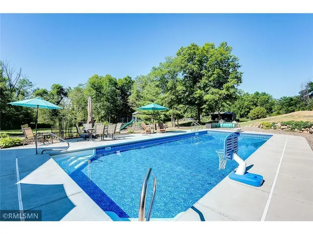 $999,000 | 7455 Fern Court, Loretto, MN 55357