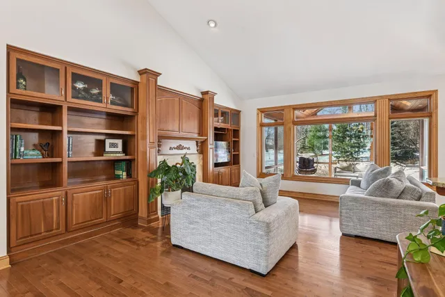 $999,000 | 7455 Fern Court, Loretto, MN 55357