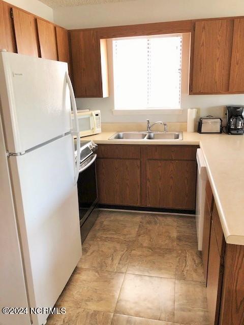 9201 Coast Guard Road, Unit I 201 Emerald Isle, NC 28594 - Photo 16 of 20 kitchen