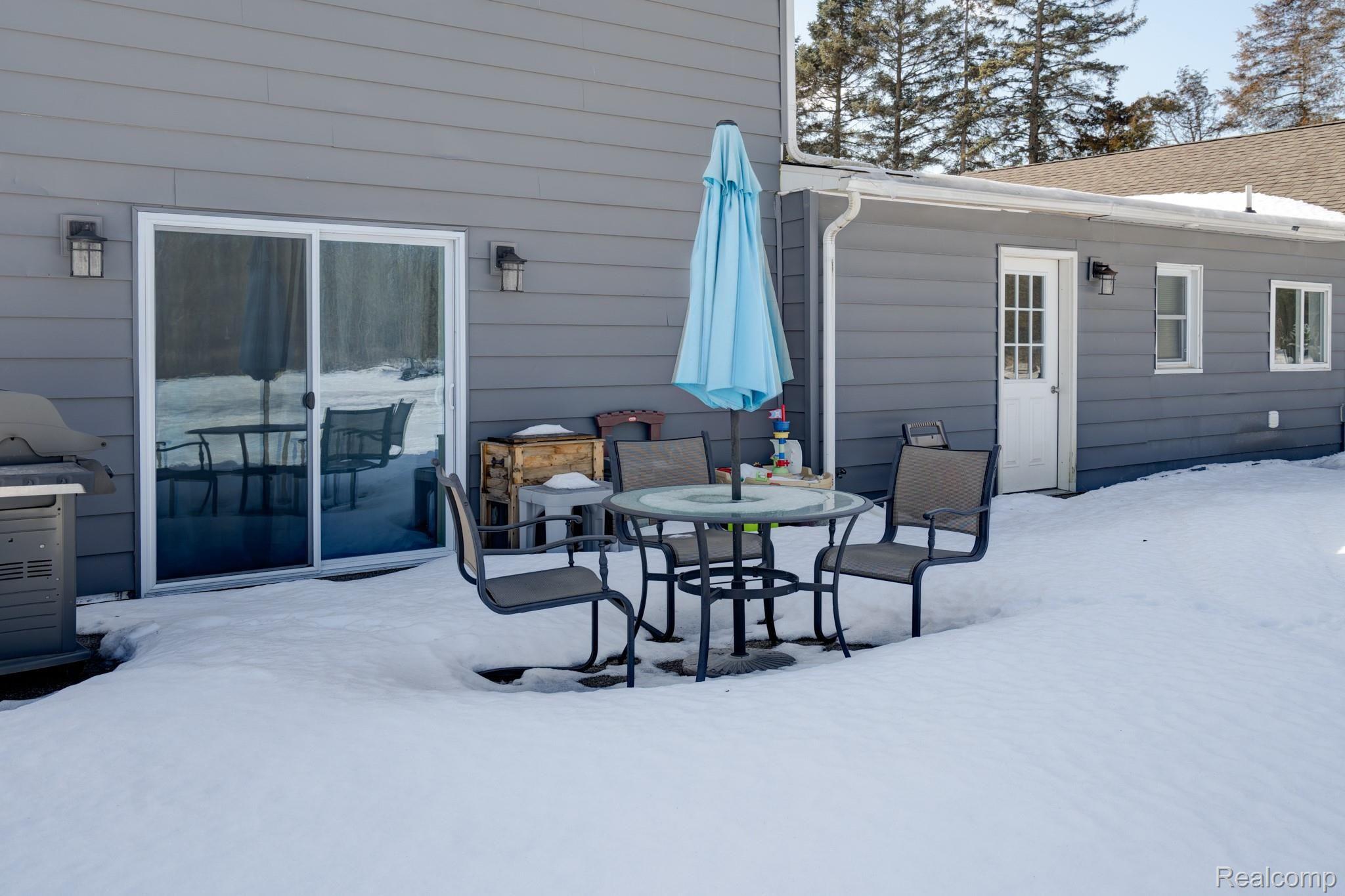 805 Silver Lake Road Linden, MI 48451 - Photo 15 of 17 Back Patio