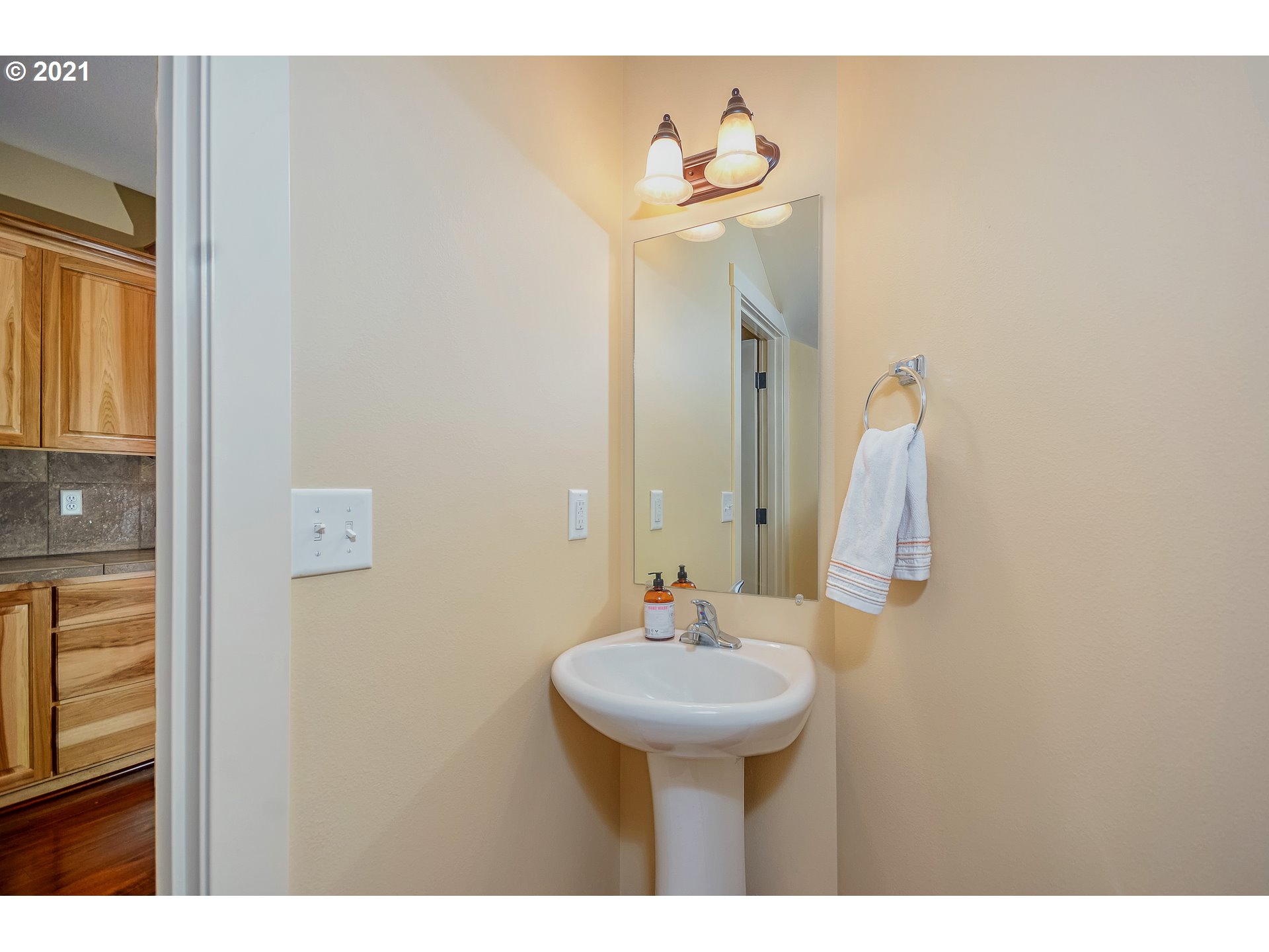 19712 Southeast 3rd Way Camas, WA 98607 - Photo 9 of 24 Gallery Image 9