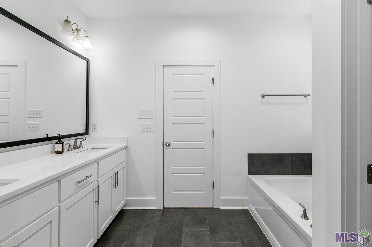 3146 Woodgrove Way Baton Rouge, LA 70810 - Photo 8 of 18