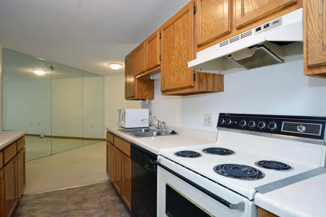 $79,900 | 6615 Lake Shore Drive South, Unit 603, Richfield, MN 55423