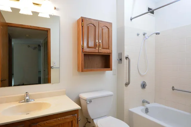 $79,900 | 6615 Lake Shore Drive South, Unit 603, Richfield, MN 55423