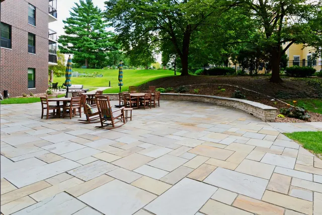 $79,900 | 6615 Lake Shore Drive South, Unit 603, Richfield, MN 55423