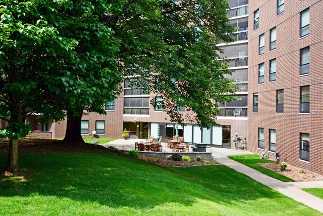 $79,900 | 6615 Lake Shore Drive South, Unit 603, Richfield, MN 55423