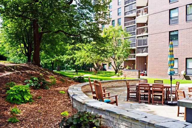 $79,900 | 6615 Lake Shore Drive South, Unit 603, Richfield, MN 55423