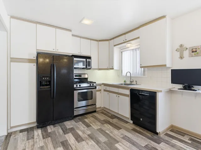 $230,000 | 29379 Newport Drive, Warren, MI 48088