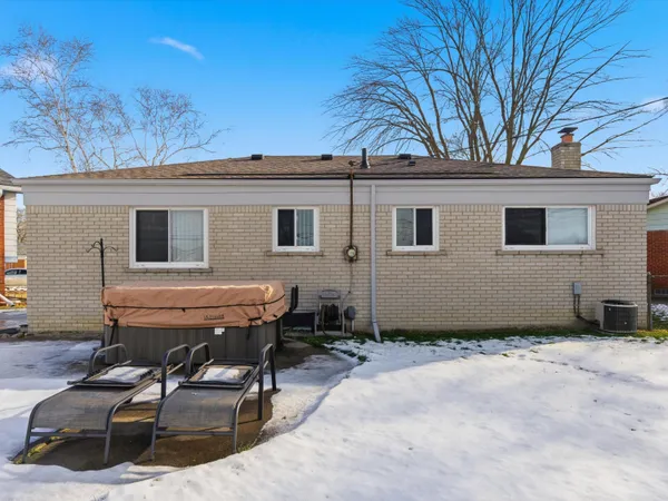 $240,000 | 29379 Newport Drive, Warren, MI 48088
