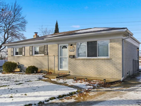 $240,000 | 29379 Newport Drive, Warren, MI 48088