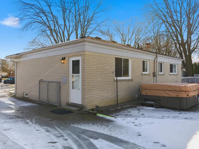 $230,000 | 29379 Newport Drive, Warren, MI 48088