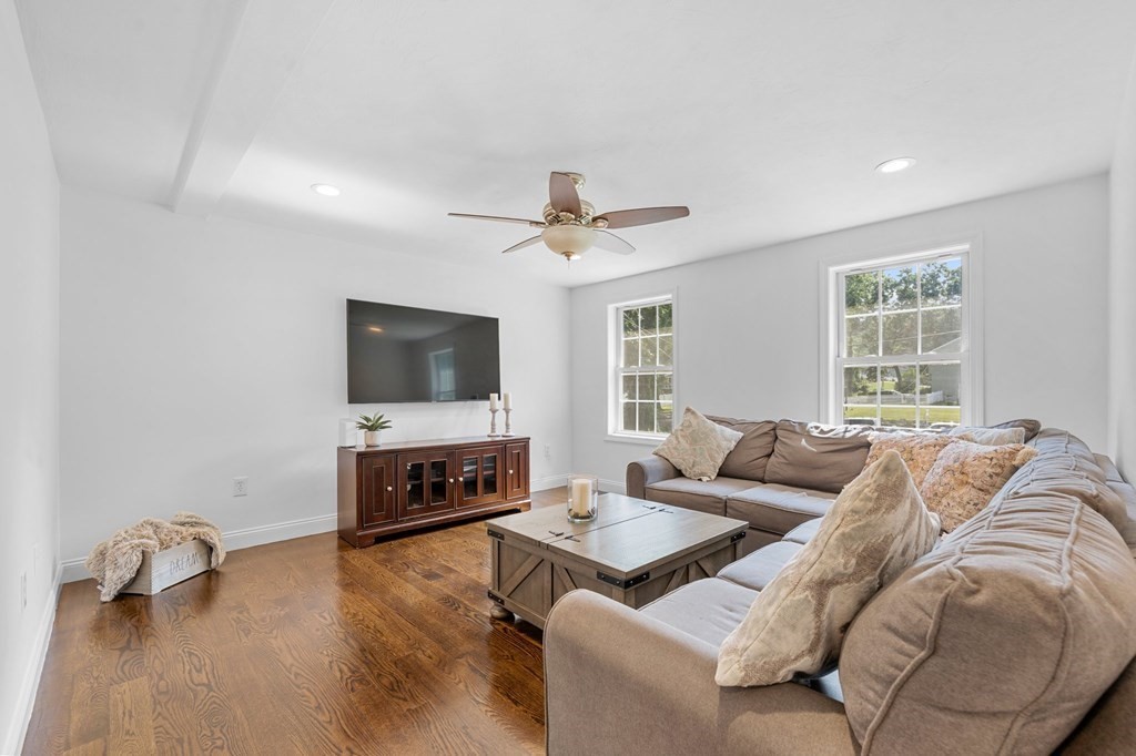 7 Virginia Road Wilmington, MA 01887 - Photo 7 of 42 Gallery Image 7