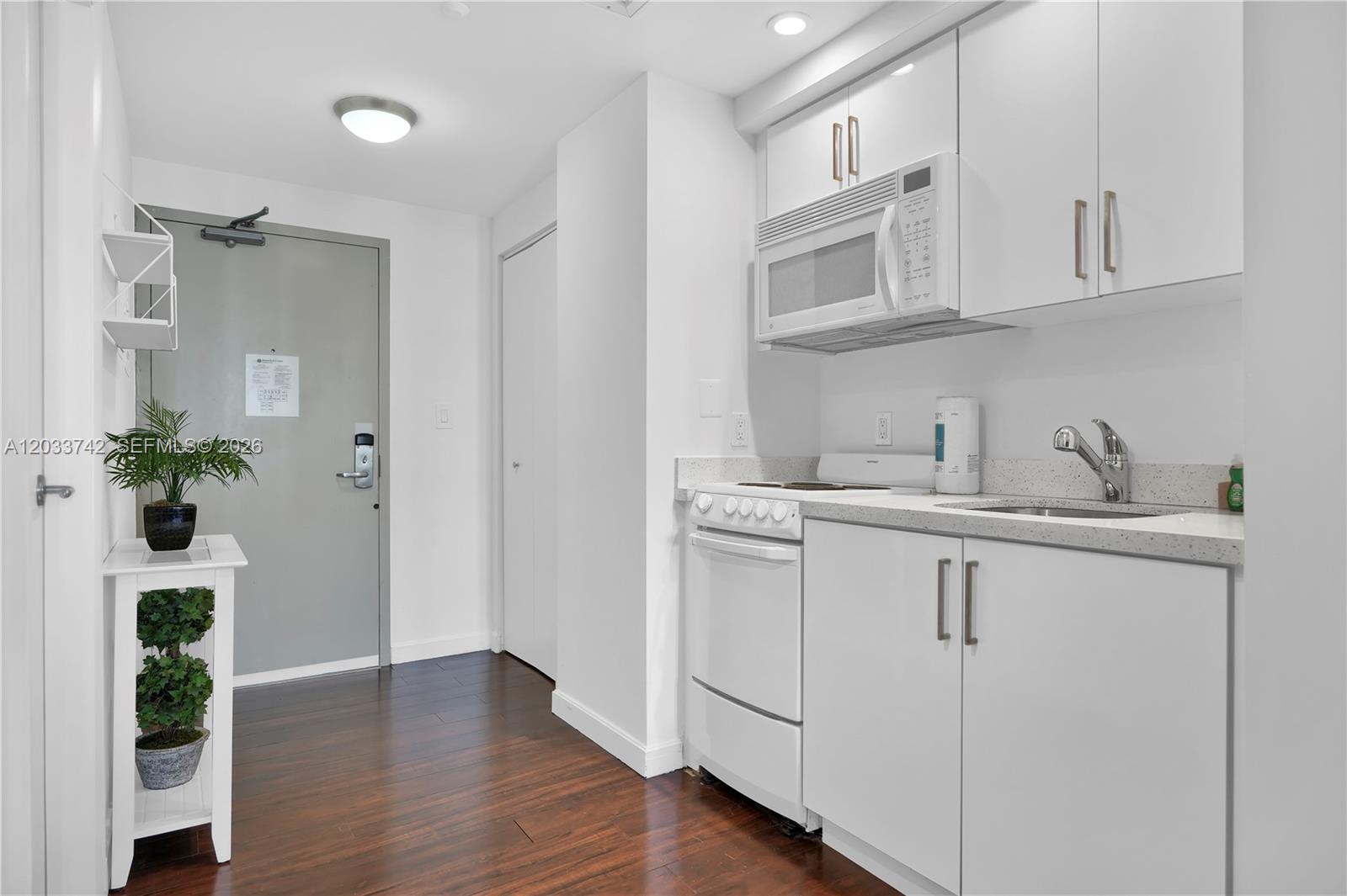 2889 McFarlane Road, Unit 1603 Miami, FL 33133 - Photo 5 of 28