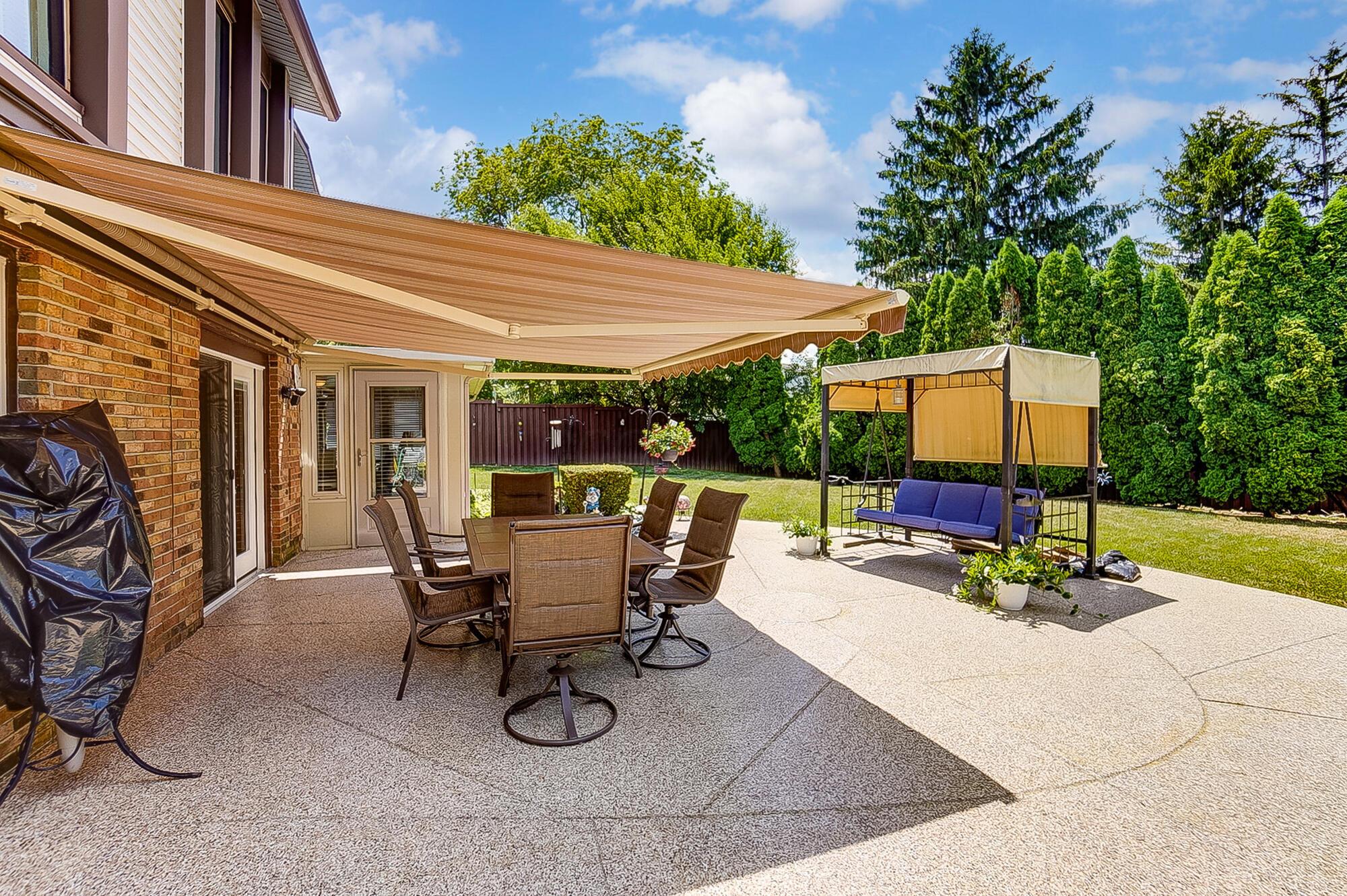 3033 Linmuth Drive West Springfield, OH 45503 - Photo 22 of 22 PATIO W/SUNSETTER
