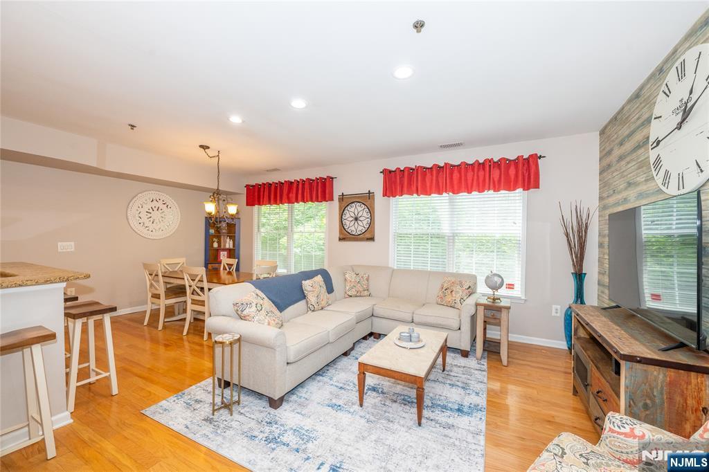 30-08 Federal Hill Road, Unit 8 Pompton Lakes, NJ 07442 - Photo 10 of 34