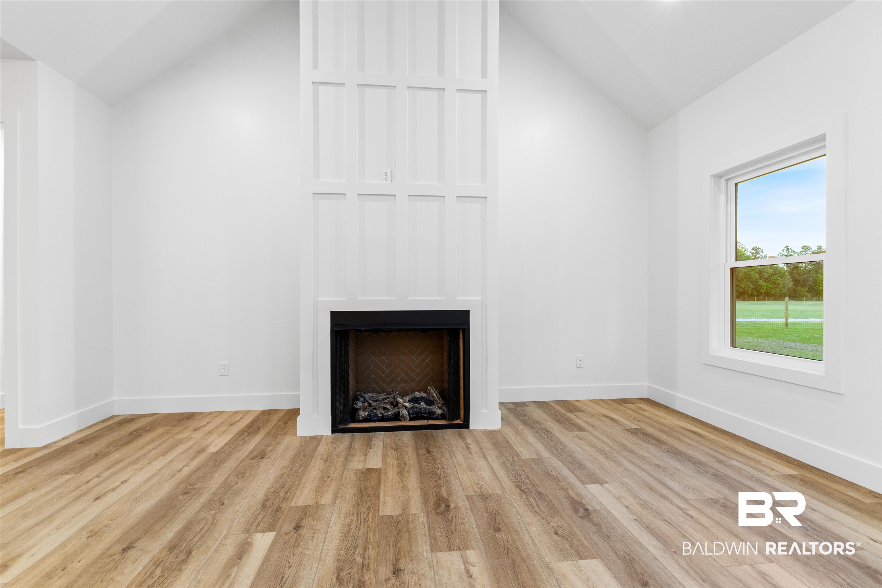 28310 Comstock Road Elberta, AL 36530 - Photo 35 of 60 Gas Fireplace