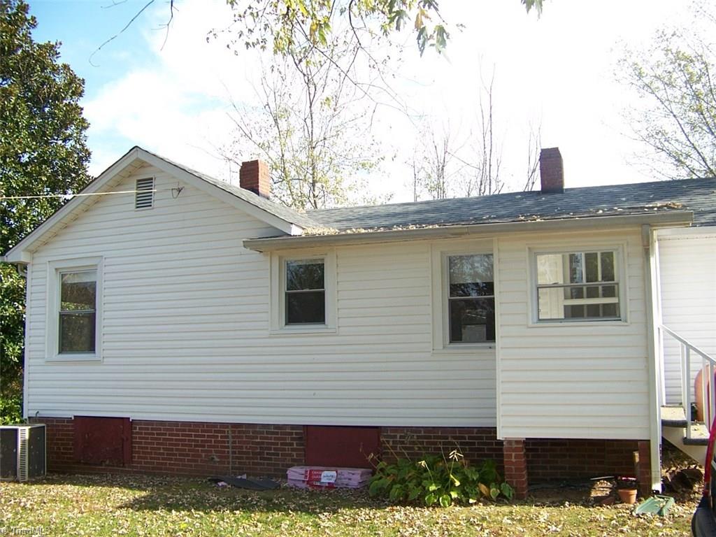 2655 Wards Gap Road Mount Airy, NC 27030 - Photo 4 of 15 Back of House