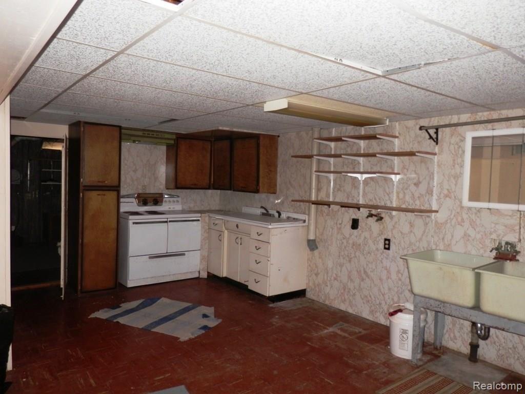 2420 North Custer Road Monroe, MI 48162 - Photo 2 of 21 Custer 2420 Kitchenette & Laundry.JPG