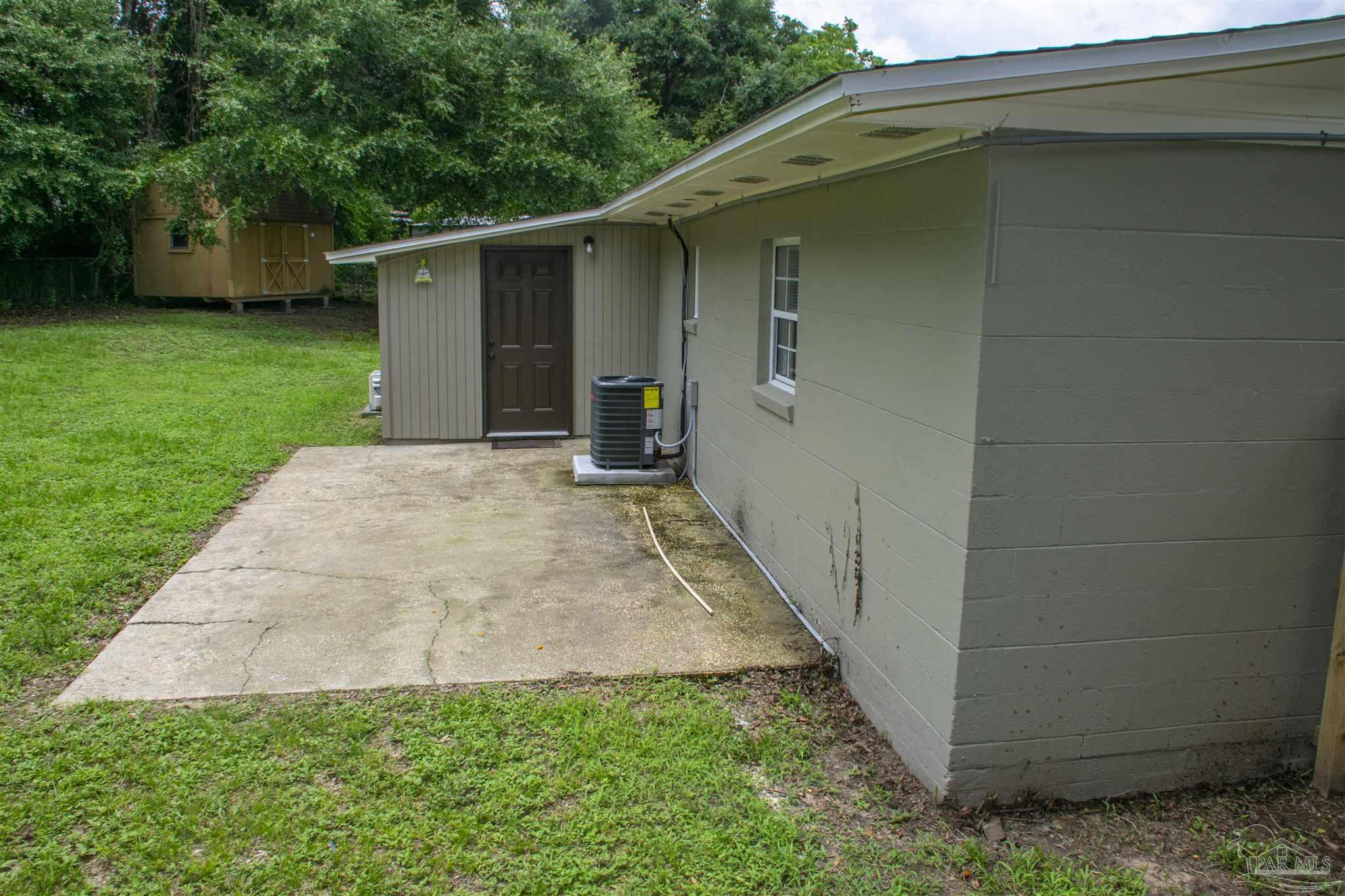 5357 Locklin Avenue Milton, FL 32570 - Photo 12 of 46