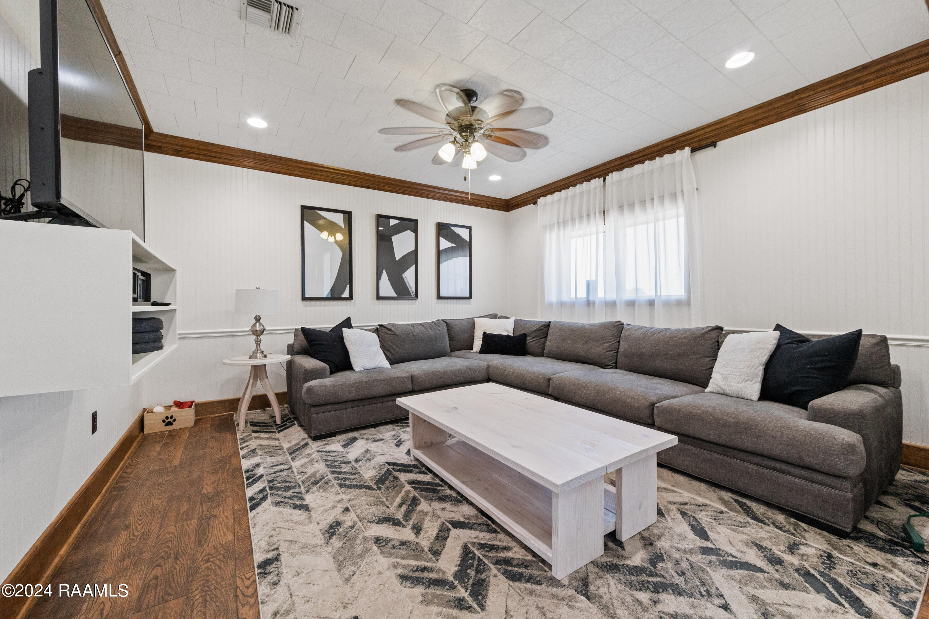 506 Credeur Road Scott, LA 70583 - Photo 6 of 17 Living