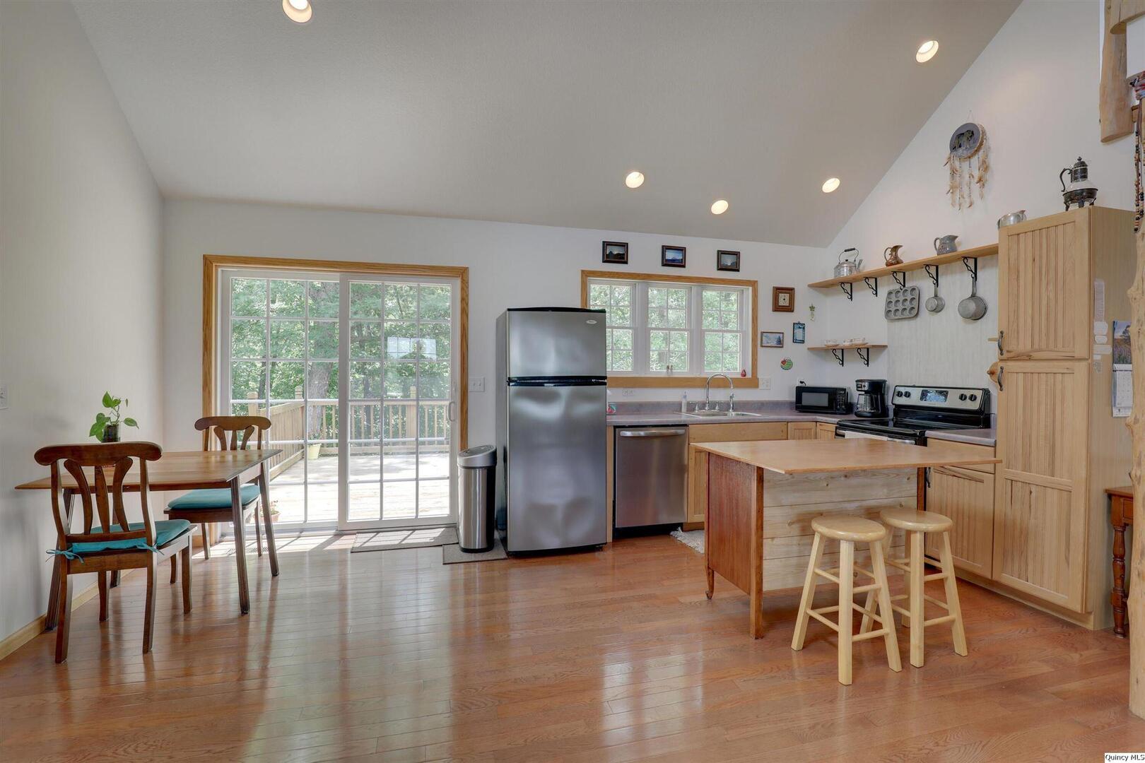 2212 North 1210th Avenue Camp Point, IL 62320 - Photo 11 of 36