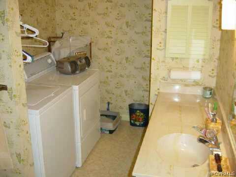 3914 Timber Ridge Road Midlothian, VA 23112 - Photo 8 of 10 a bathroom with a sink and a shower