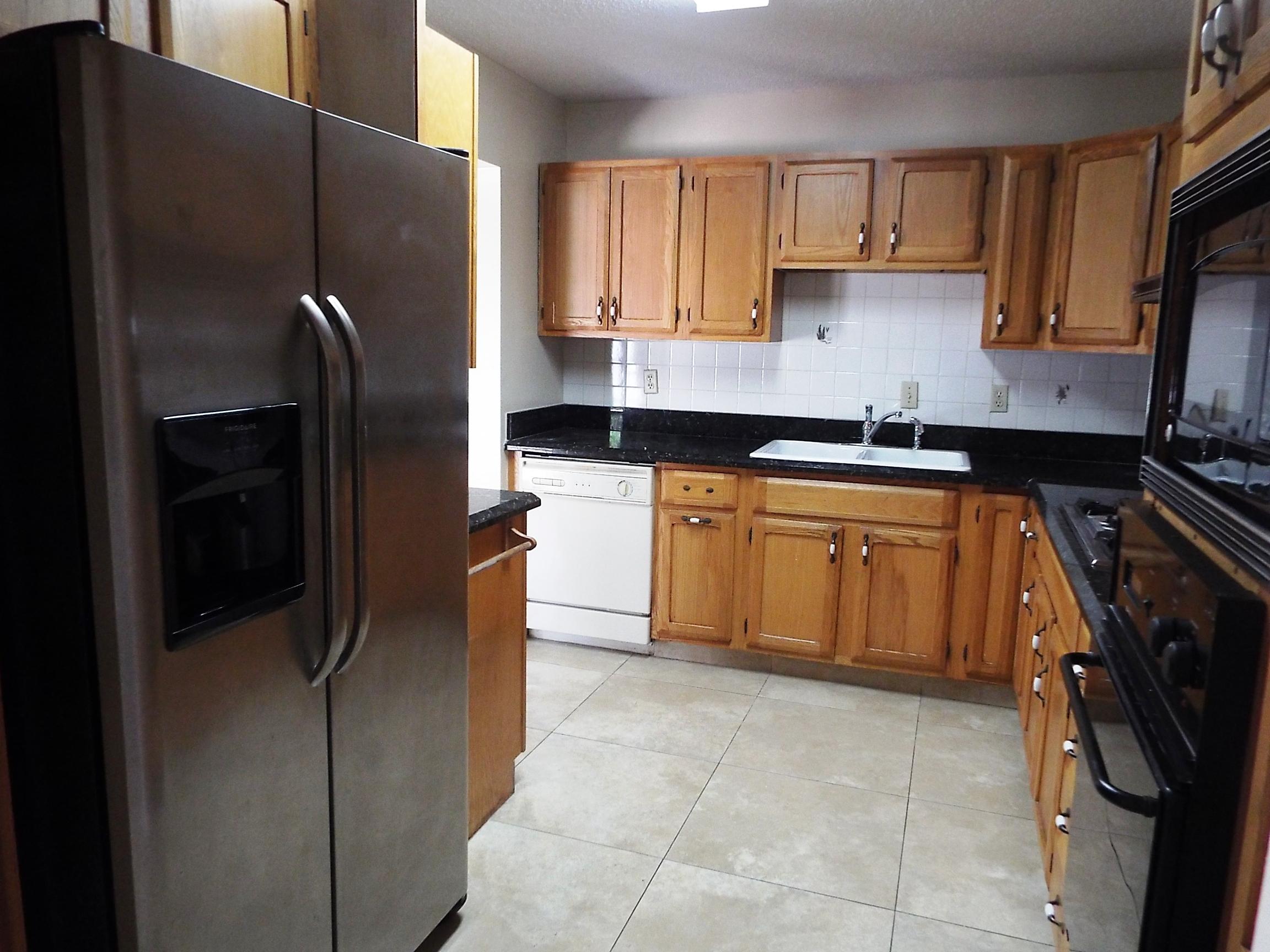 140 Davis Road Palm Springs, FL 33461 - Photo 7 of 19 DSCF2128