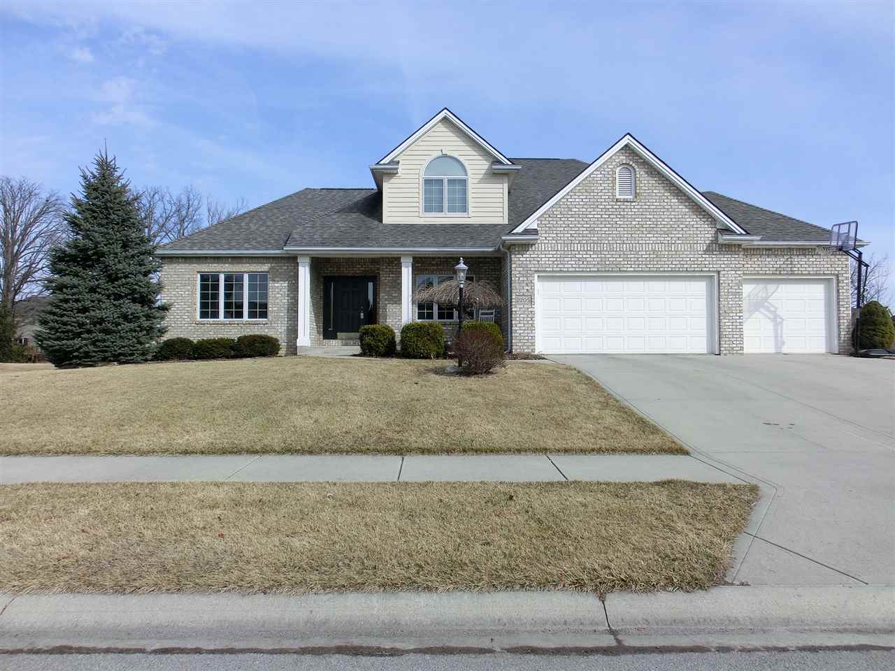 2205 Calais Road Fort Wayne, IN 46814 - Photo 1 of 28 Gallery Image 1