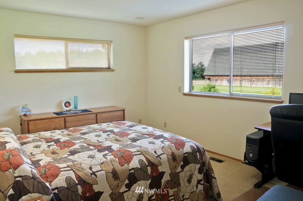 655 Engle Road Coupeville, WA 98239 - Photo 13 of 25 Gallery Image 13