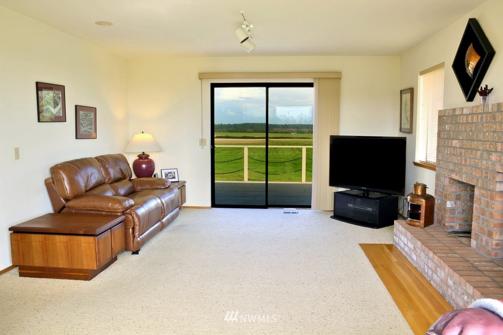 655 Engle Road Coupeville, WA 98239 - Photo 10 of 25 Gallery Image 10