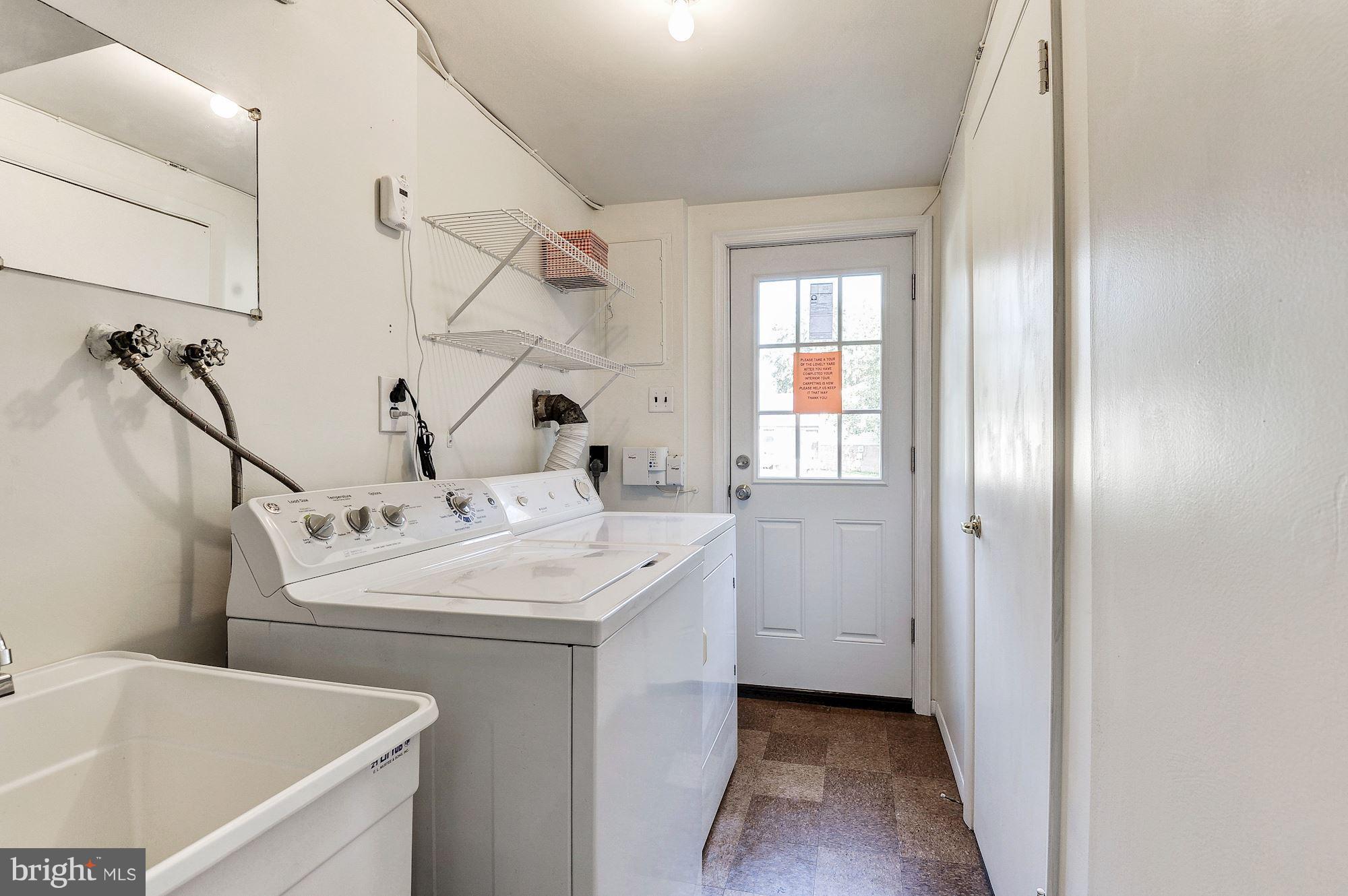 4104 Lees Corner Road Chantilly, VA 20151 - Photo 12 of 22 Main Level Laundry Room
