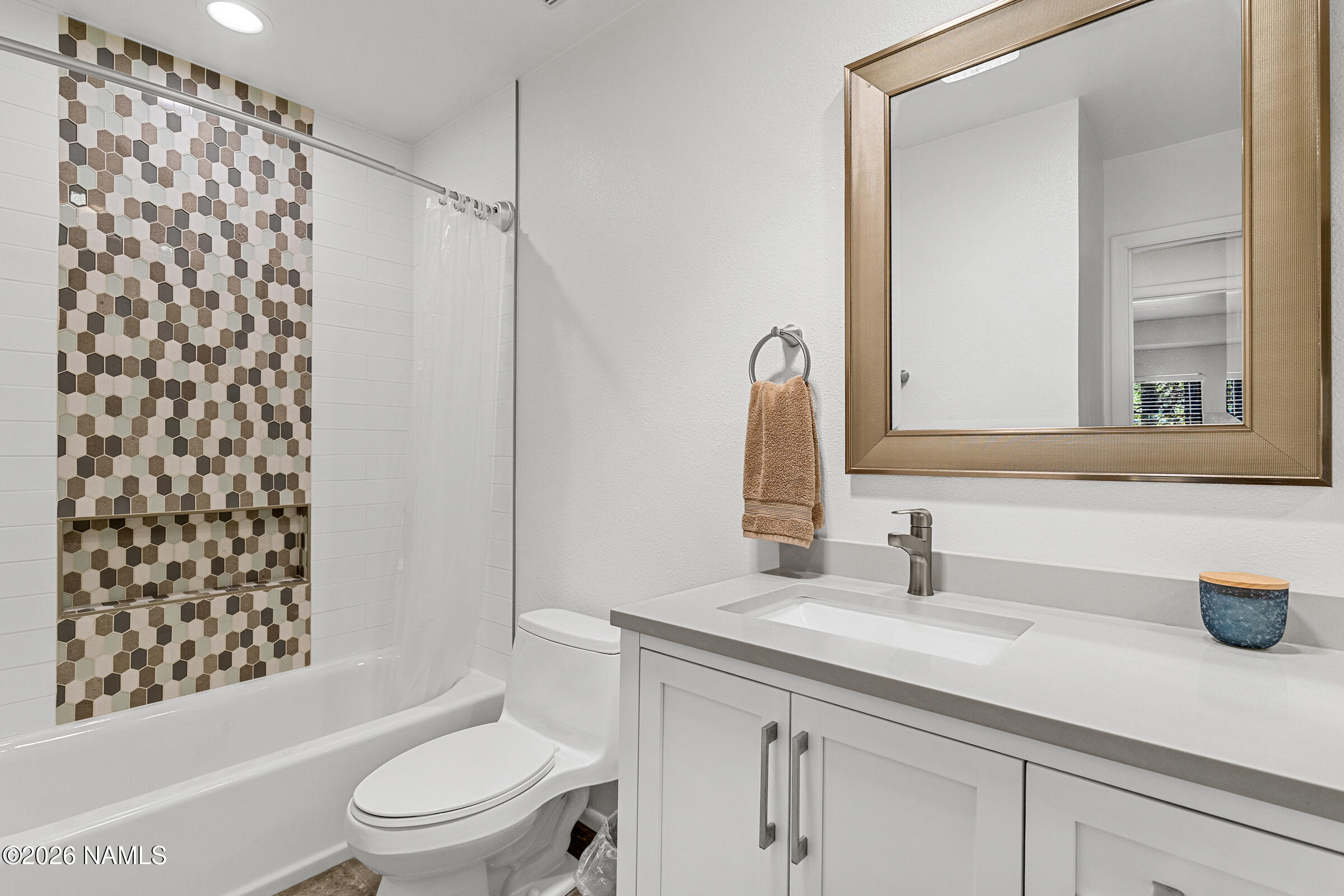 1886 North Edgewood Street Flagstaff, AZ 86004 - Photo 23 of 36 Guest Bathroom
