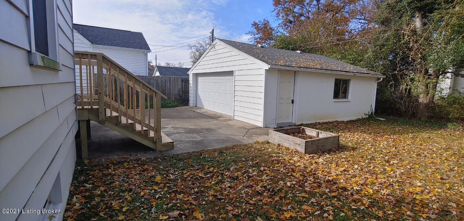 4307 Churchill Road Louisville, KY 40207 - Photo 41 of 42 Backyard