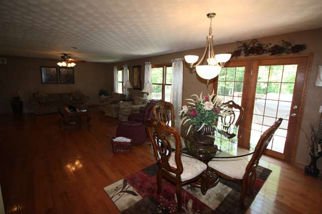 904 South Johanson Road Peoria, IL 61607 - Photo 3 of 15