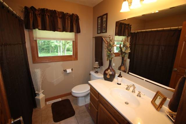 904 South Johanson Road Peoria, IL 61607 - Photo 8 of 15