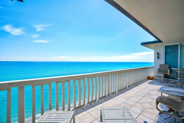 $5,750 | 840 Ocean Drive, Unit PHC, Juno Beach, FL 33408