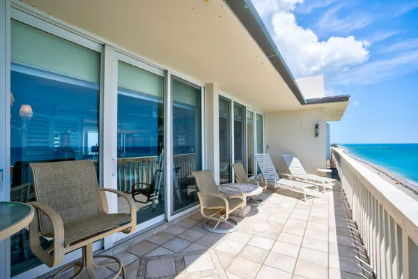 $5,750 | 840 Ocean Drive, Unit PHC, Juno Beach, FL 33408