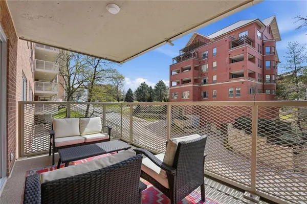 $309,000 | 310 West 49 Street, Unit 304, Kansas City, MO 64112