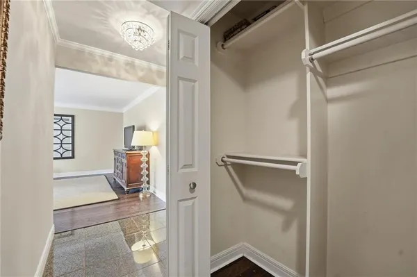 $309,000 | 310 West 49 Street, Unit 304, Kansas City, MO 64112